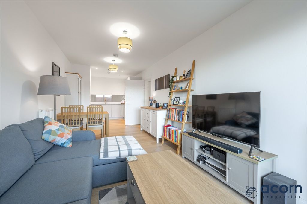 Property photo 2 of 19 Picture No. 16