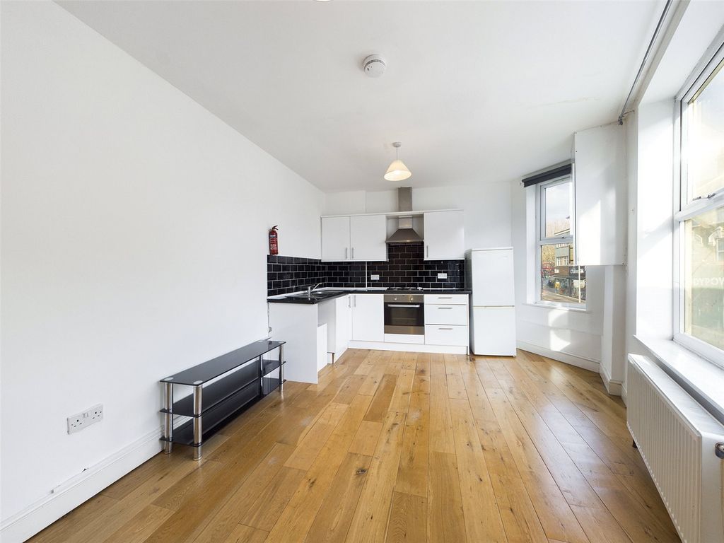 Property photo 3 of 7 Picture No. 05