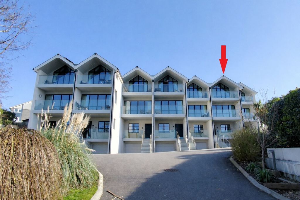 Property photo 1 of 24 External