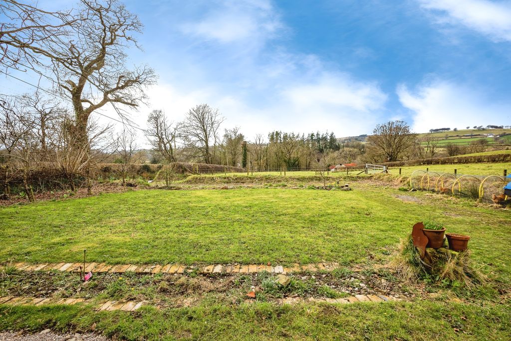 Property photo 3 of 19 Photography