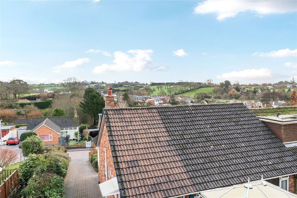 Property photo 2 of 12 Outlook