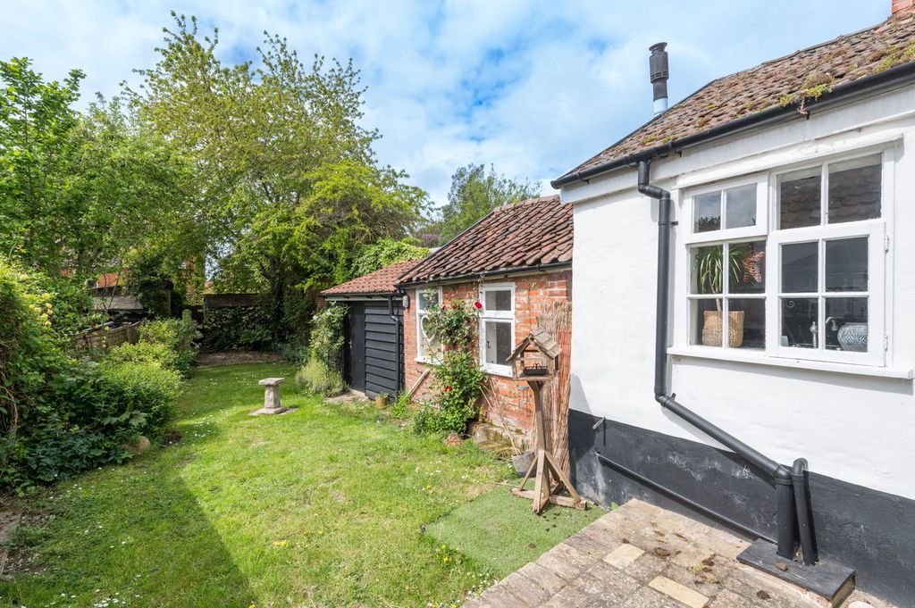 Property photo 2 of 16
