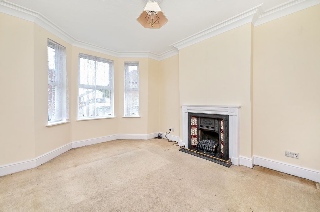 Property photo 3 of 10 Living Room