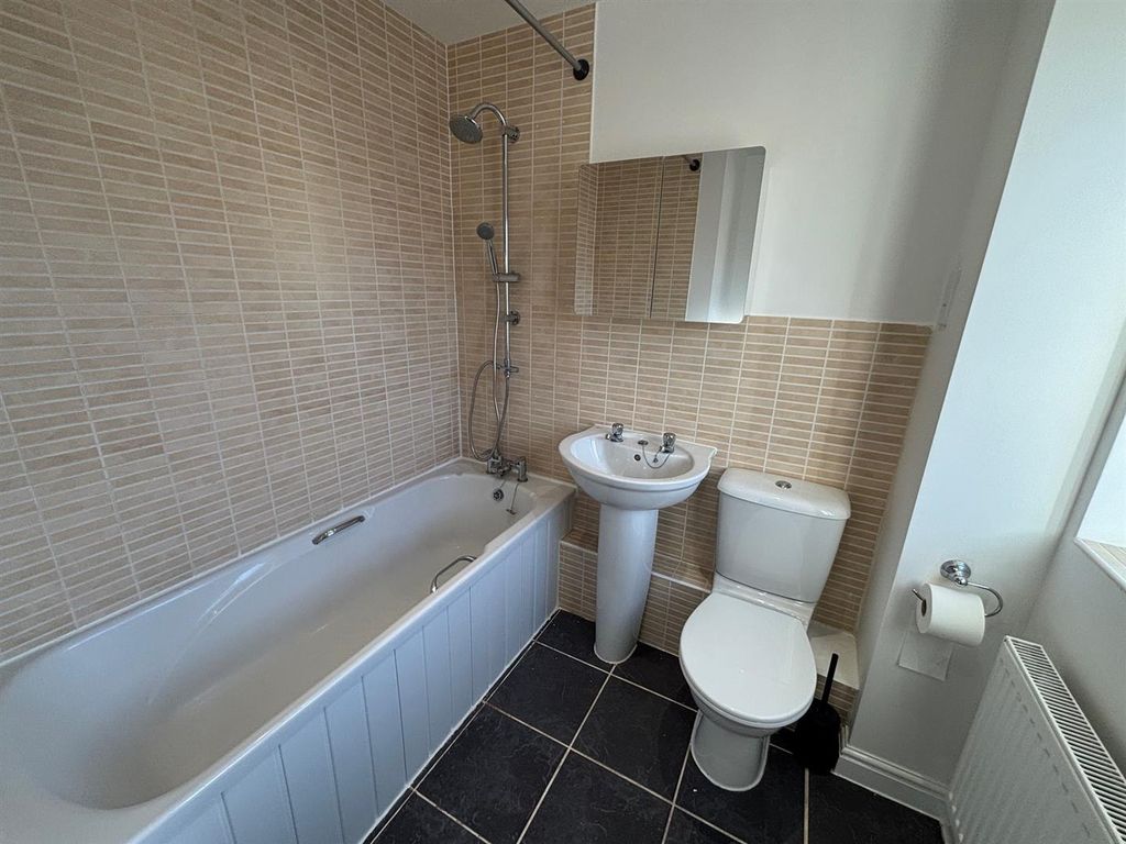Property photo 2 of 4 Bathroom