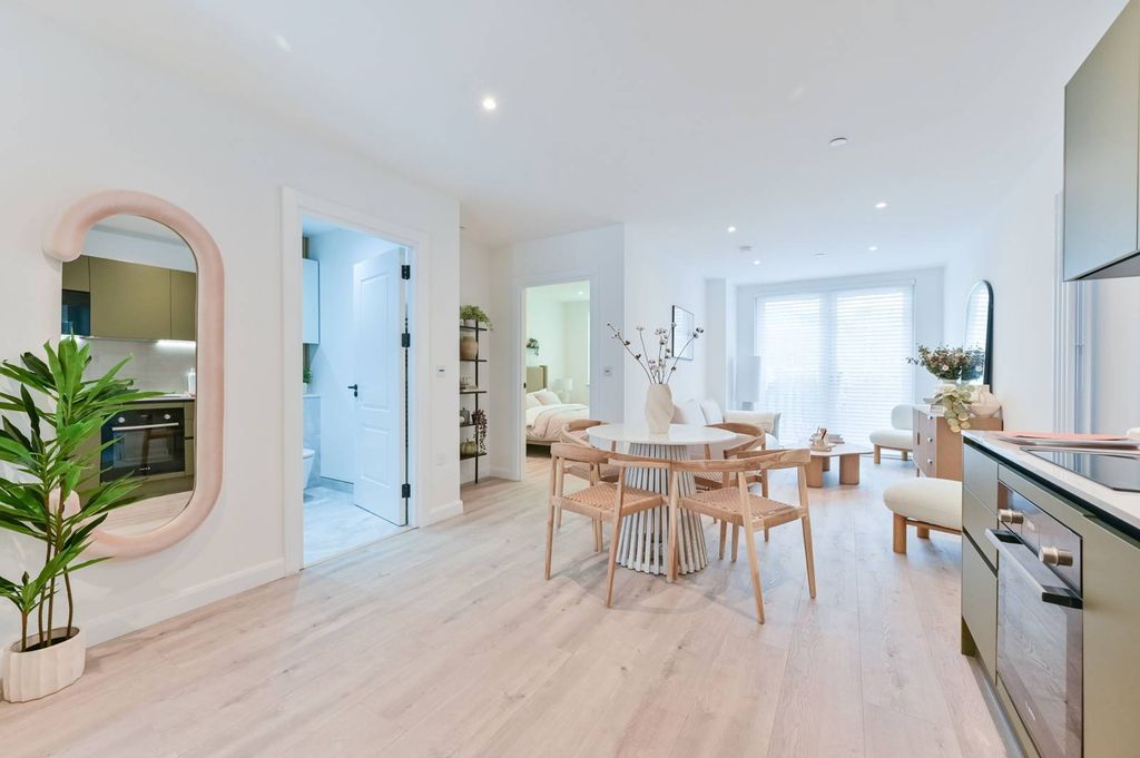 Property photo 2 of 29