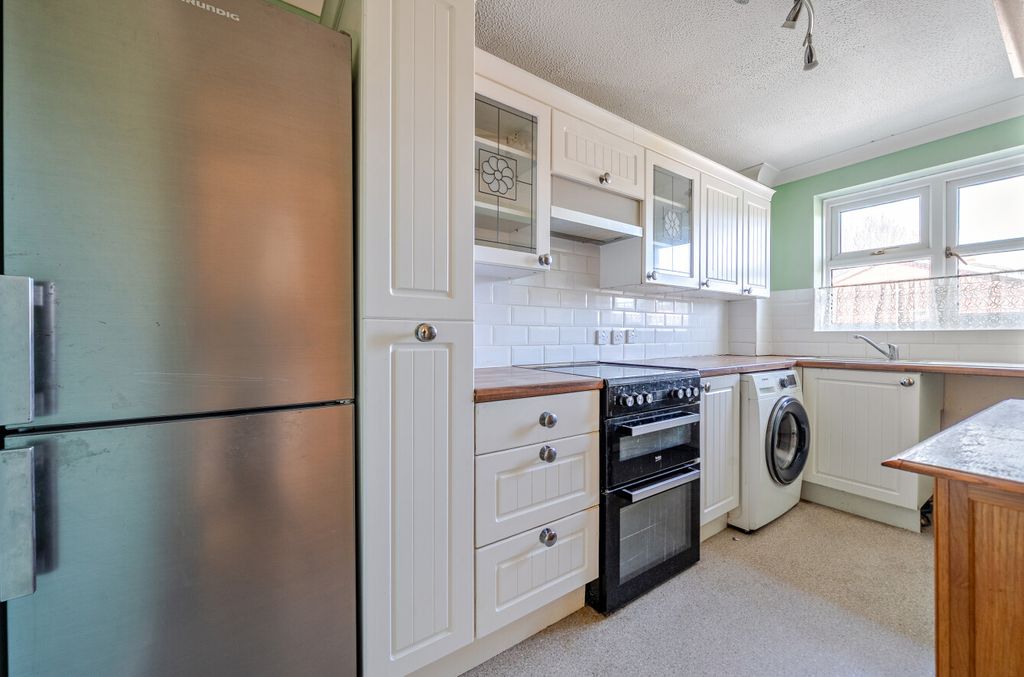 Property photo 2 of 9 1421321-1-699F0B4...