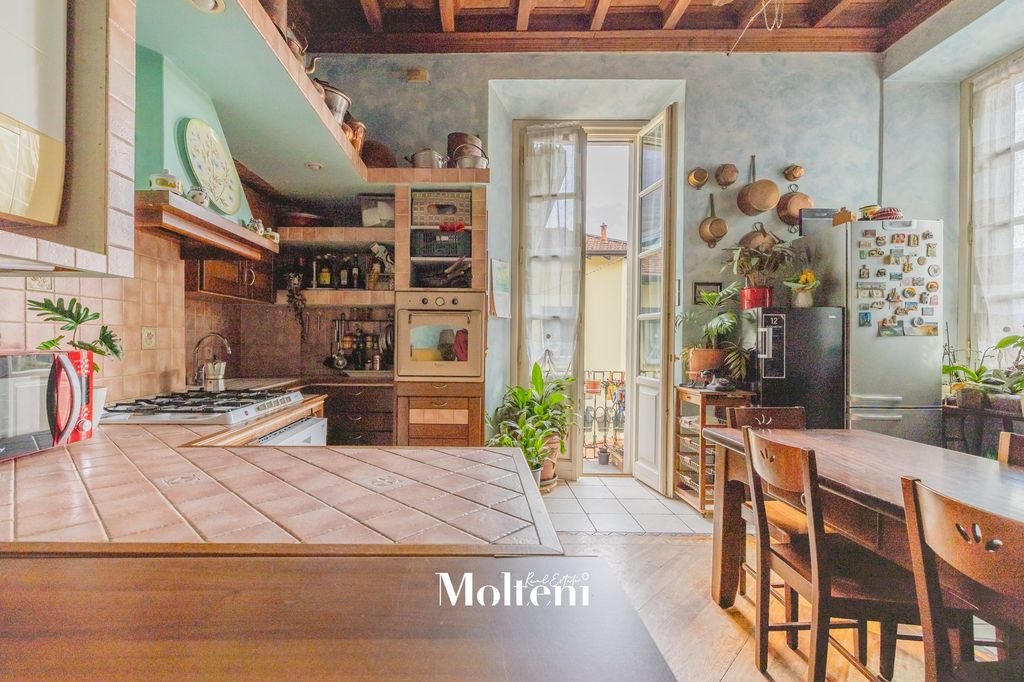 Property photo 2 of 37