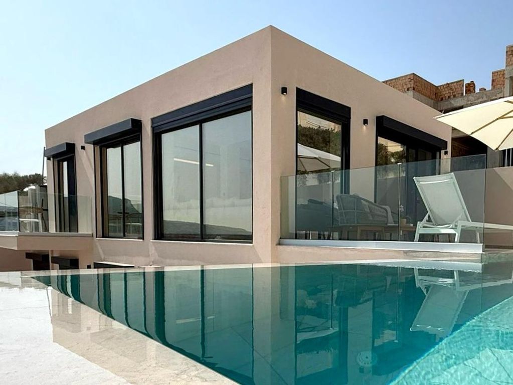 Property photo 3 of 18