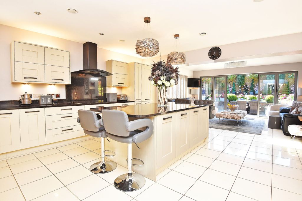 Property photo 3 of 55