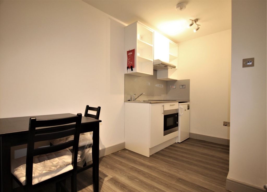 Property photo 3 of 4 Kitchen