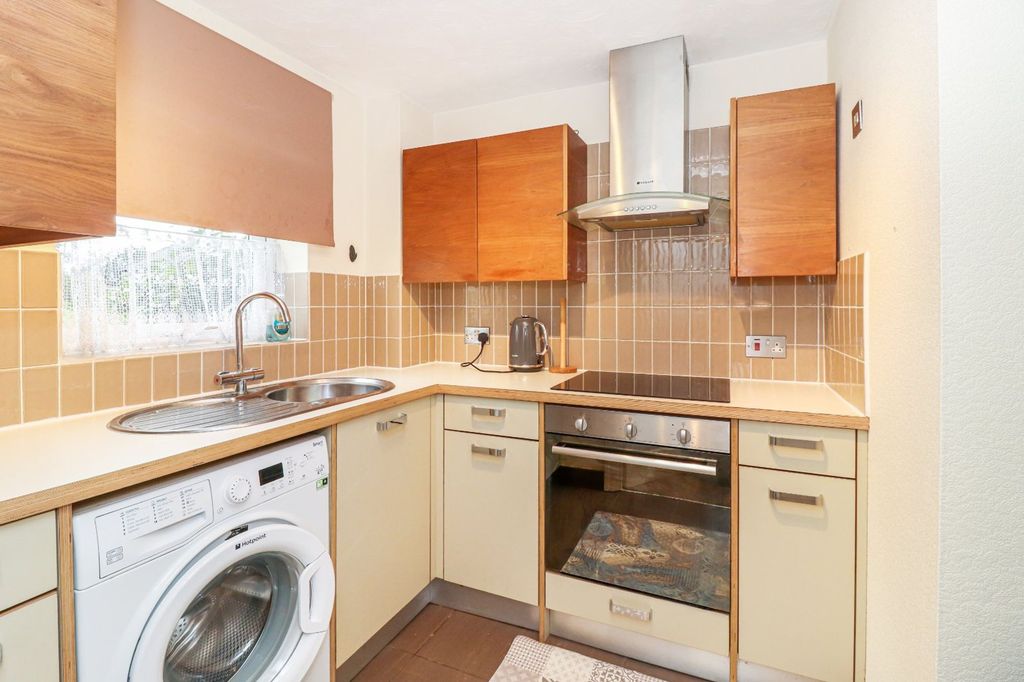 Property photo 2 of 11 Picture No. 13