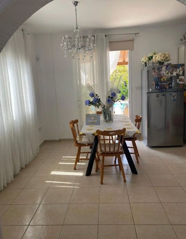 Property photo 3 of 25