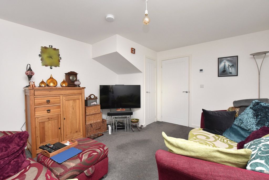 Property photo 2 of 17 Living Room