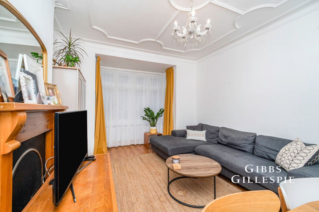 Property photo 2 of 10 Photo