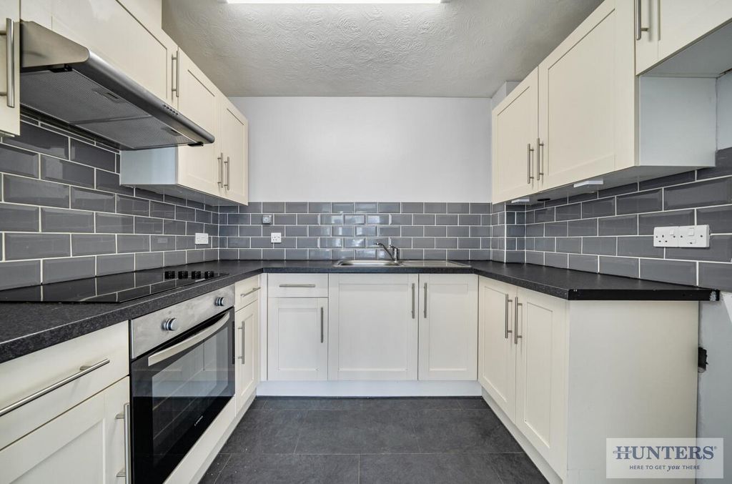 Property photo 3 of 14 Kitchen