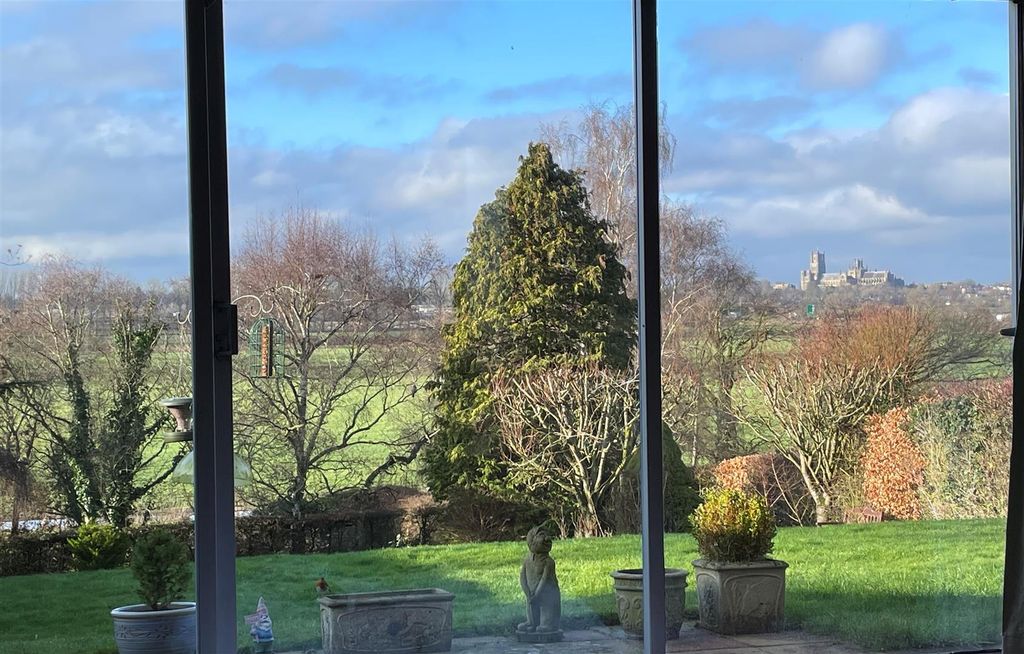 Property photo 3 of 32 Cathedral View.Jpg