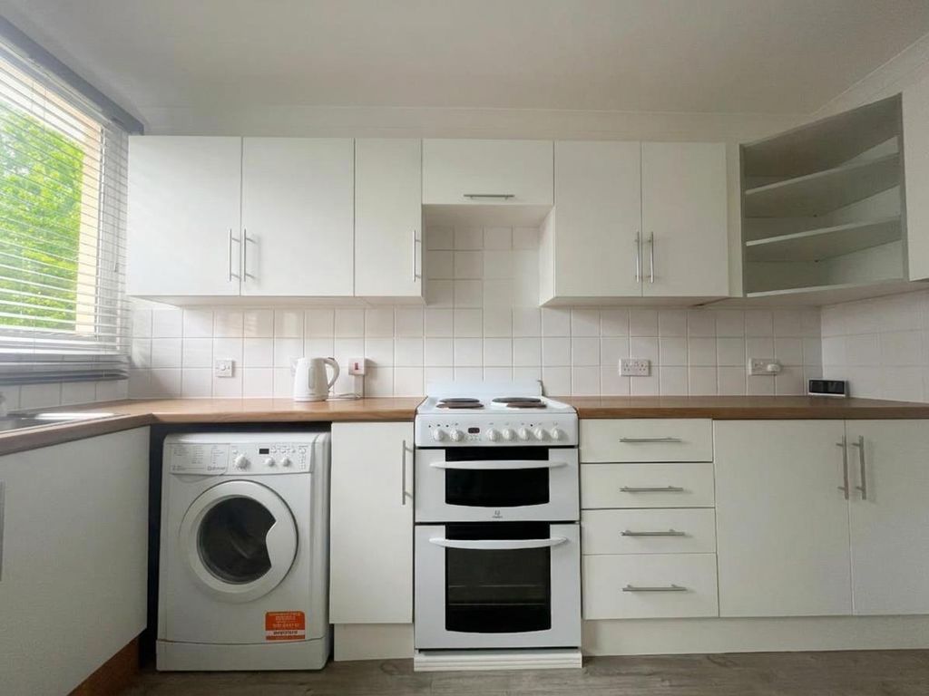 Property photo 3 of 17 Kitchen 1 .Jpg