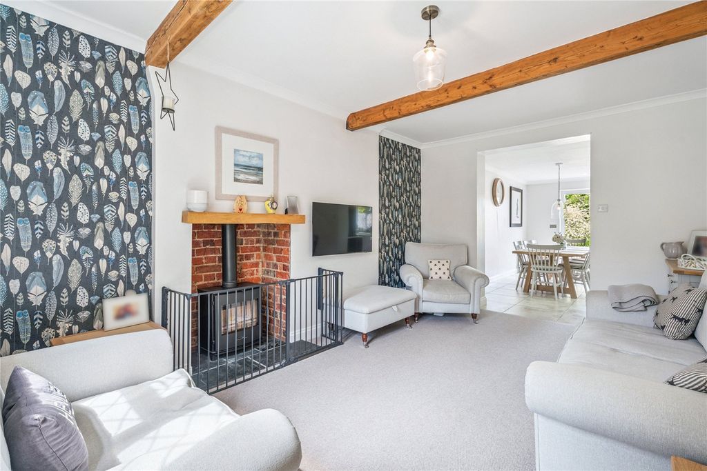 Property photo 2 of 19 Sitting Room