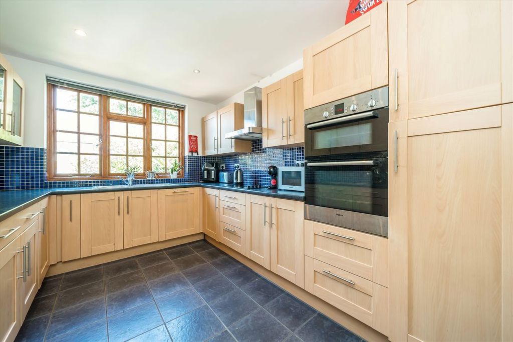 Property photo 3 of 7