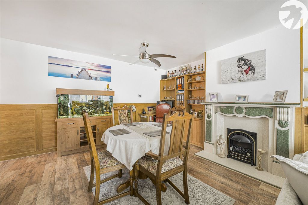 Property photo 3 of 28 Dining Area