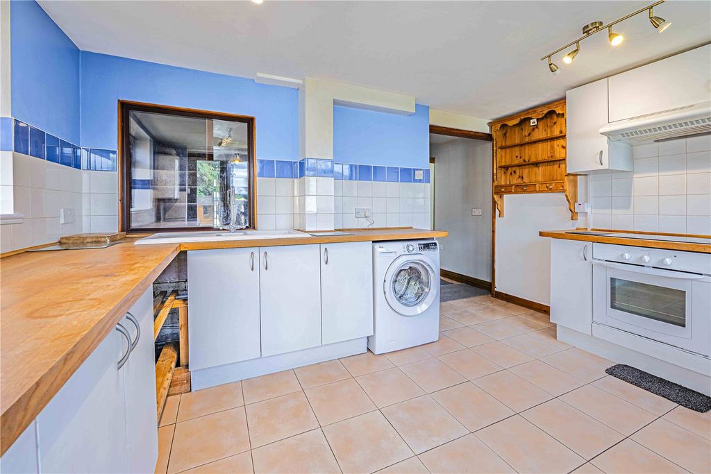 Property photo 2 of 14 Picture No. 10