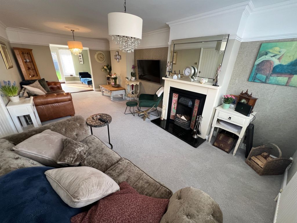 Property photo 2 of 31