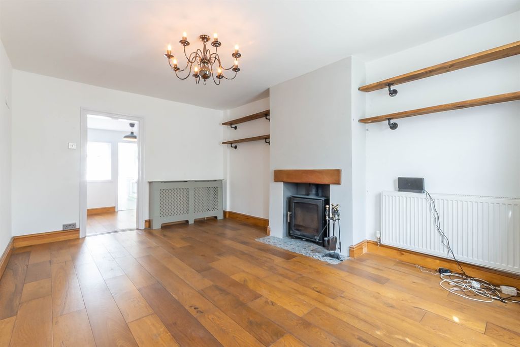 Property photo 2 of 13 Lounge