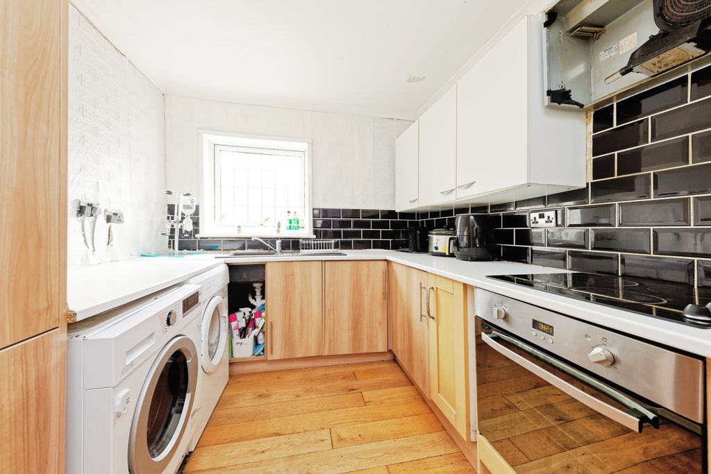 Property photo 2 of 18 Img_2605_Rw