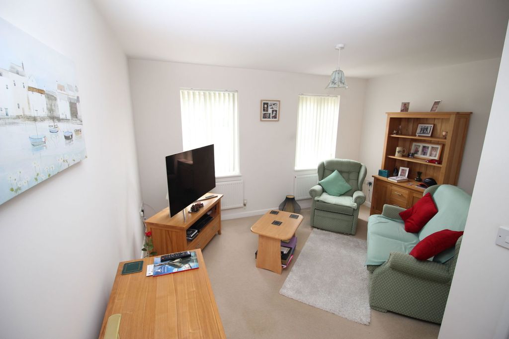 Property photo 2 of 12