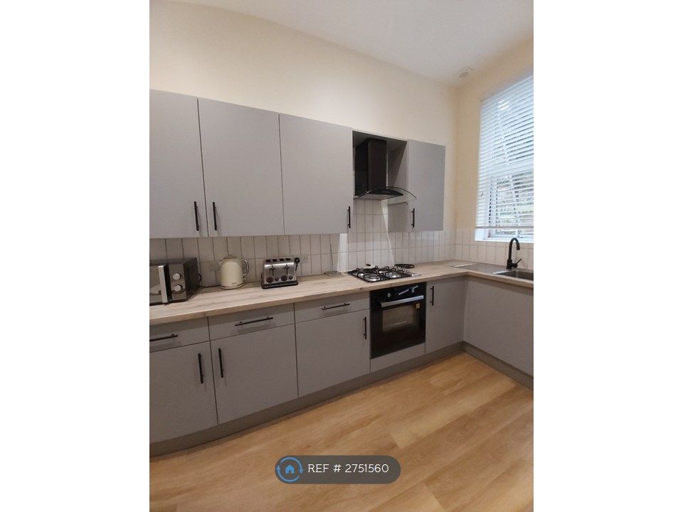 Property photo 1 of 12 Kitchen