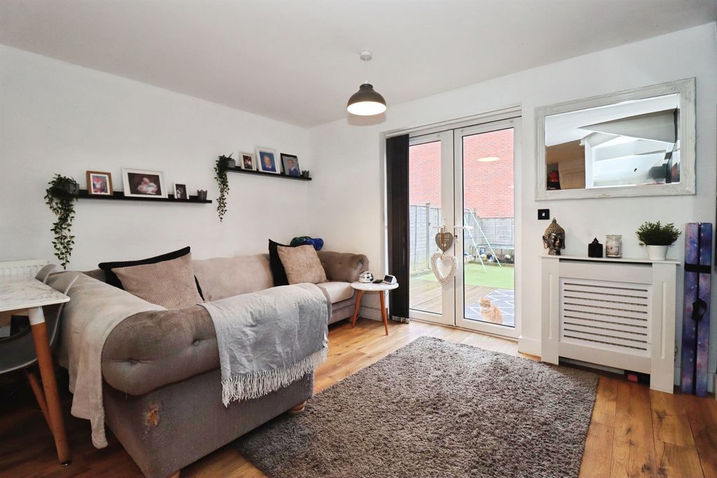 Property photo 3 of 13