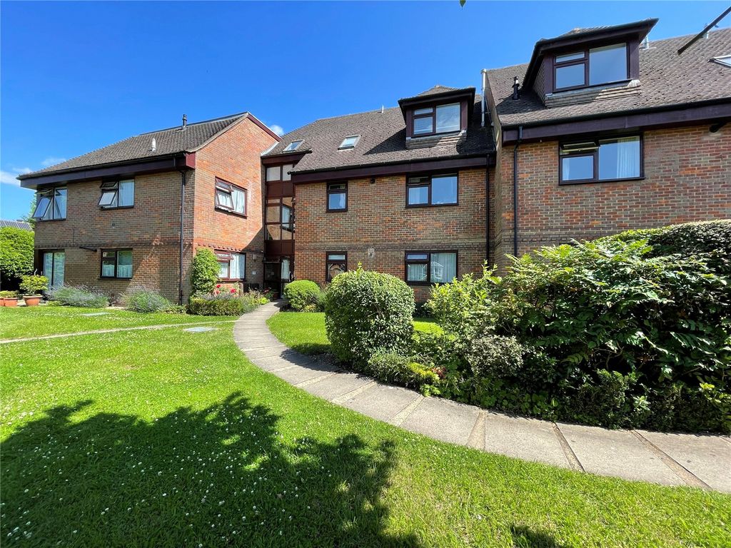 Property photo 1 of 12 Photo 01