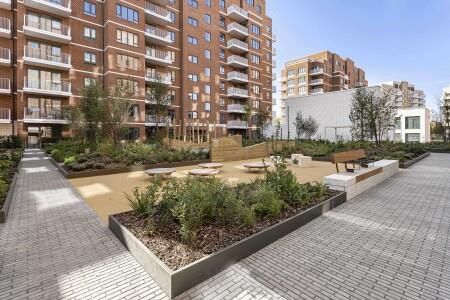 Property photo 3 of 21 Communal Gardens