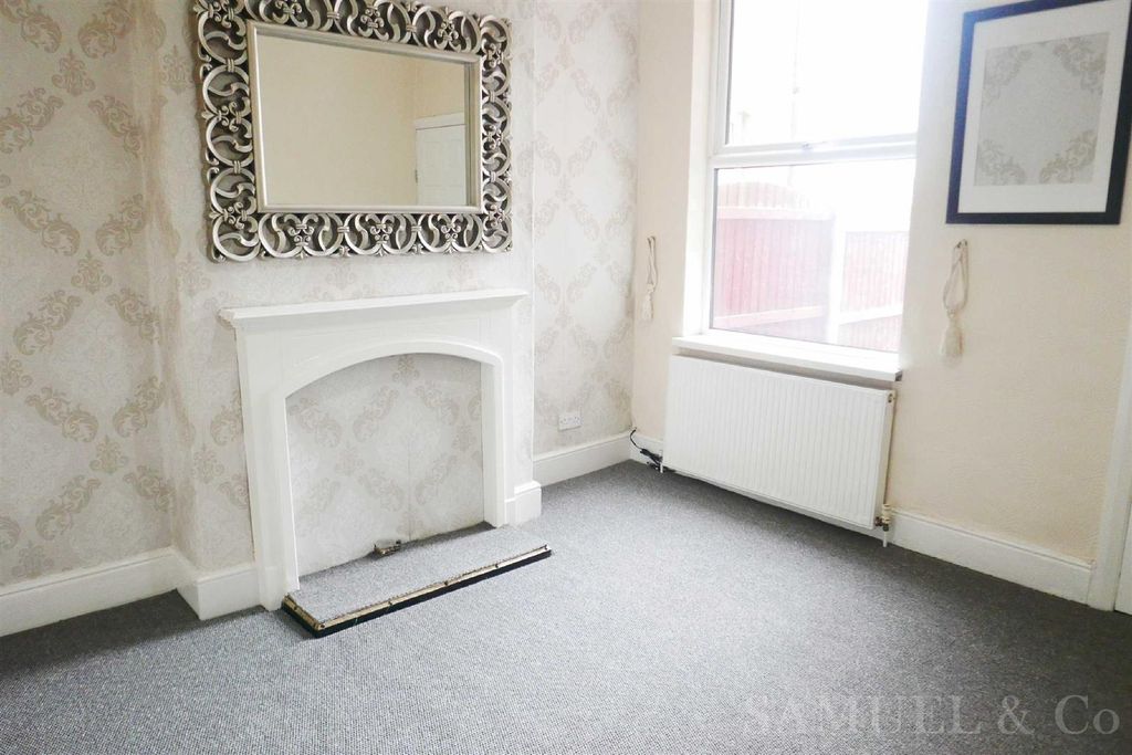 Property photo 3 of 12