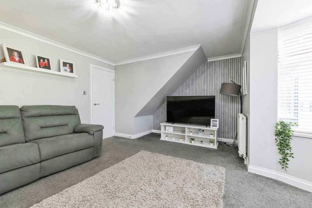Property photo 3 of 21 Pbox-Img.Jpg