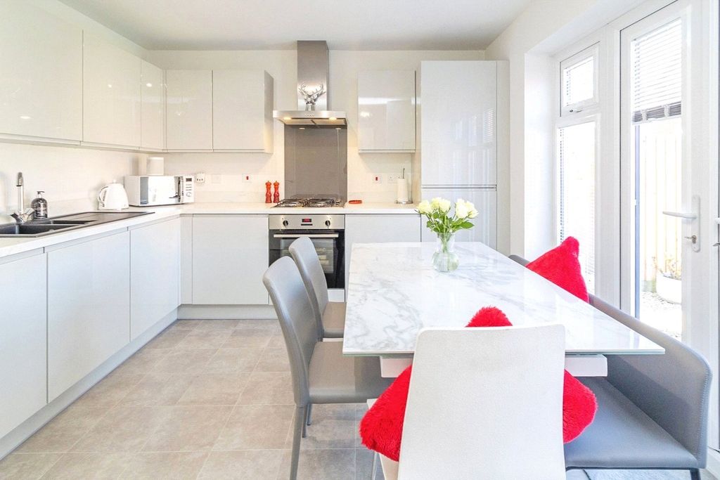 Property photo 2 of 17 Photo