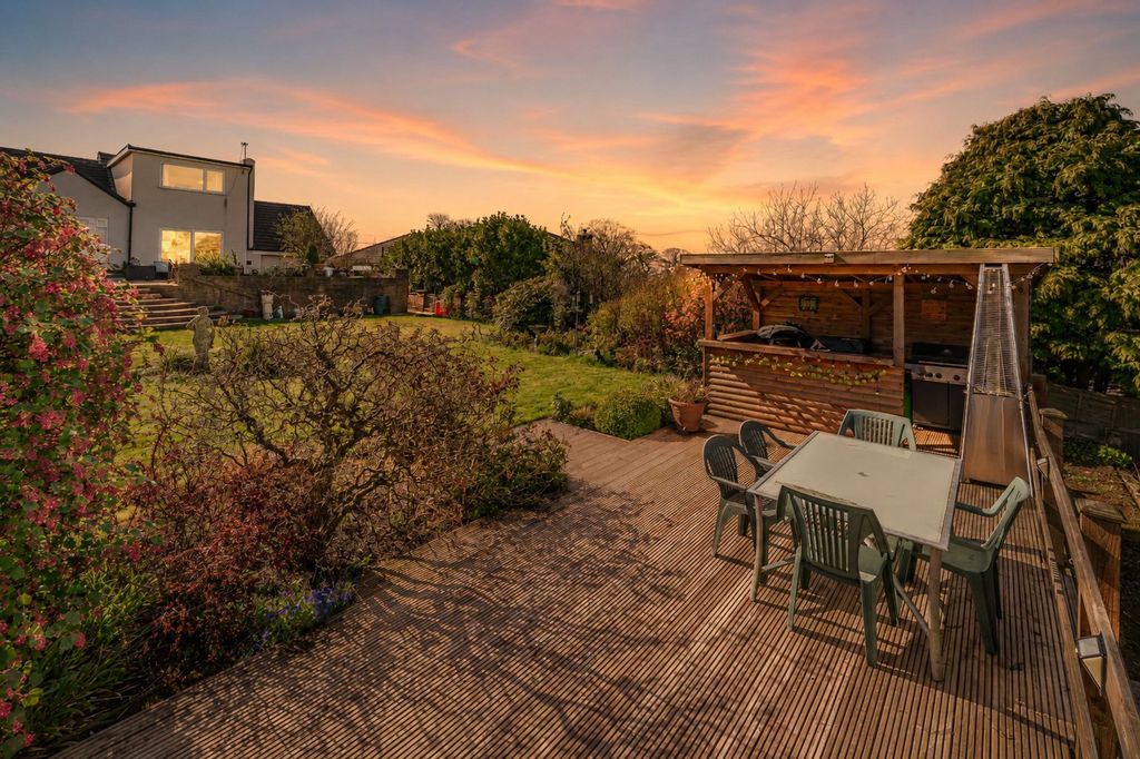 Property photo 2 of 47
