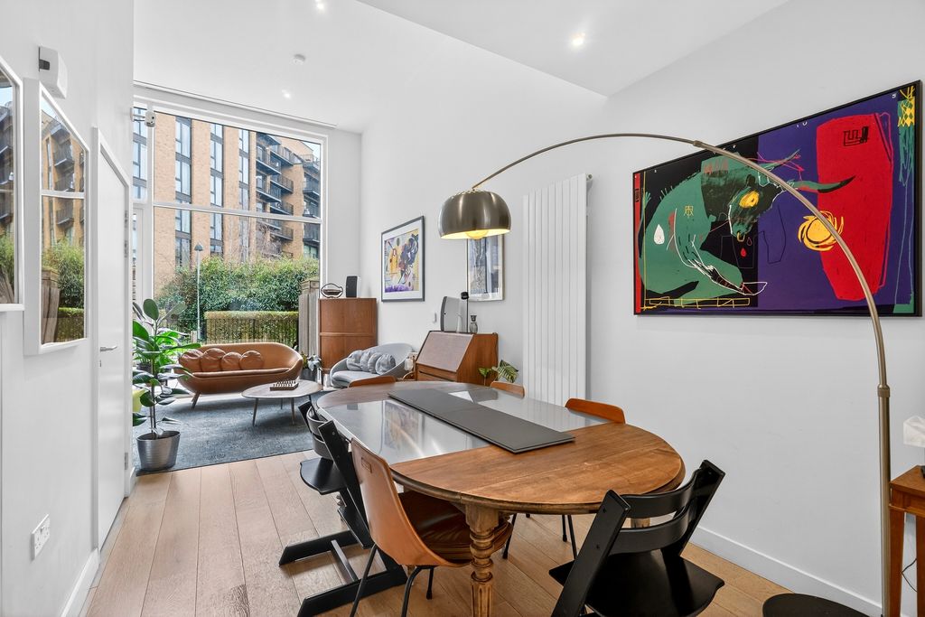 Property photo 2 of 27 Open Plan Living