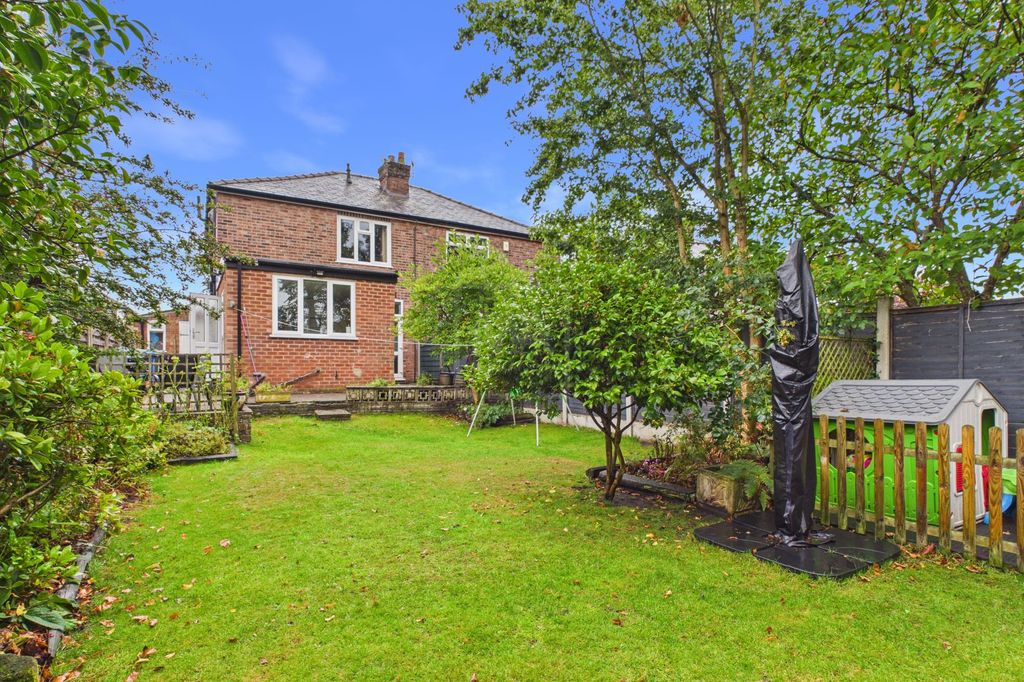 Property photo 3 of 18 Garden