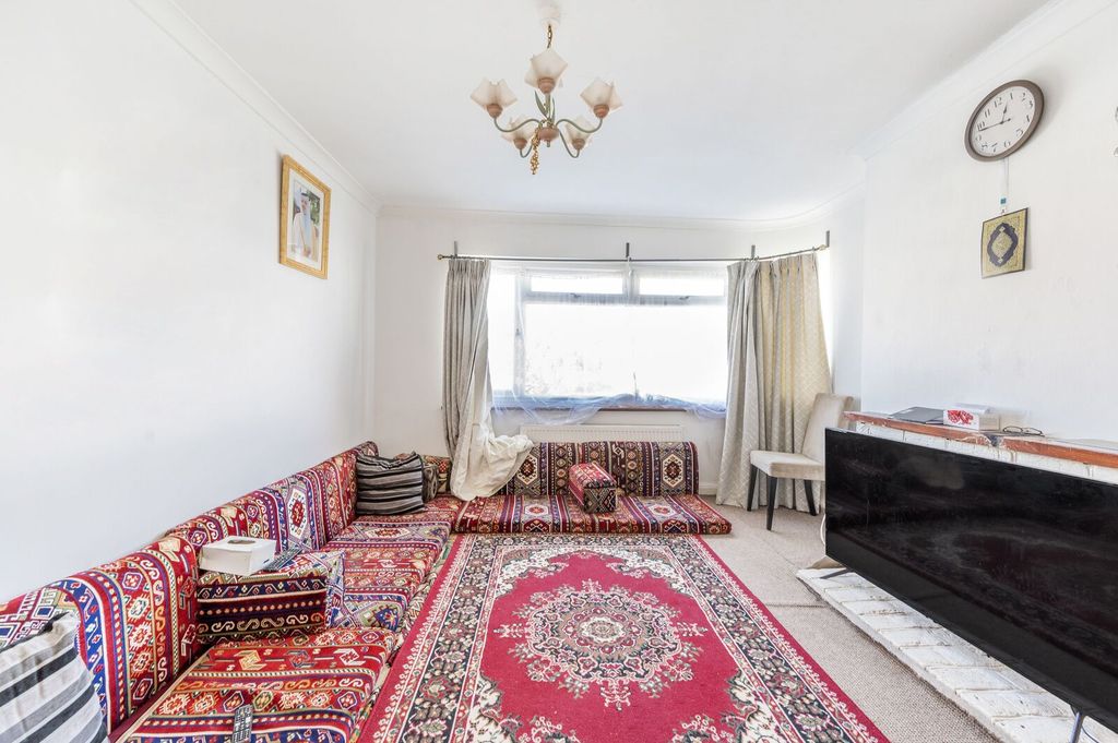 Property photo 1 of 6