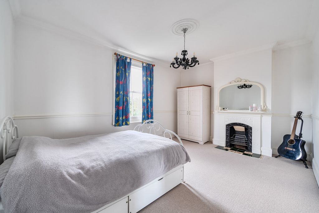 Additional image 12 of 3 bed detached house for saleOakdale Road, Weybridge KT13