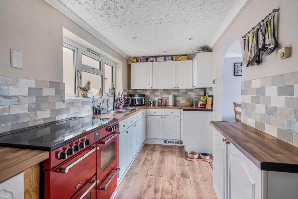 Property photo 2 of 21 Kitchen