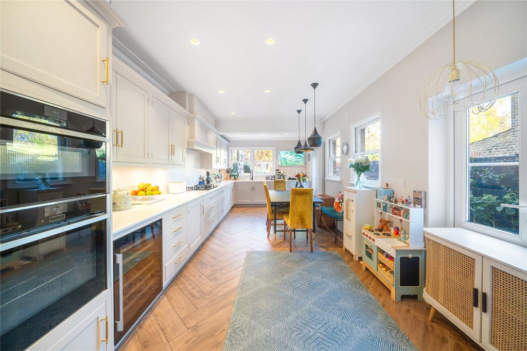 Property photo 3 of 10 Picture No. 01