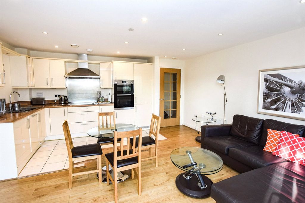 Property photo 2 of 16 Picture No. 02