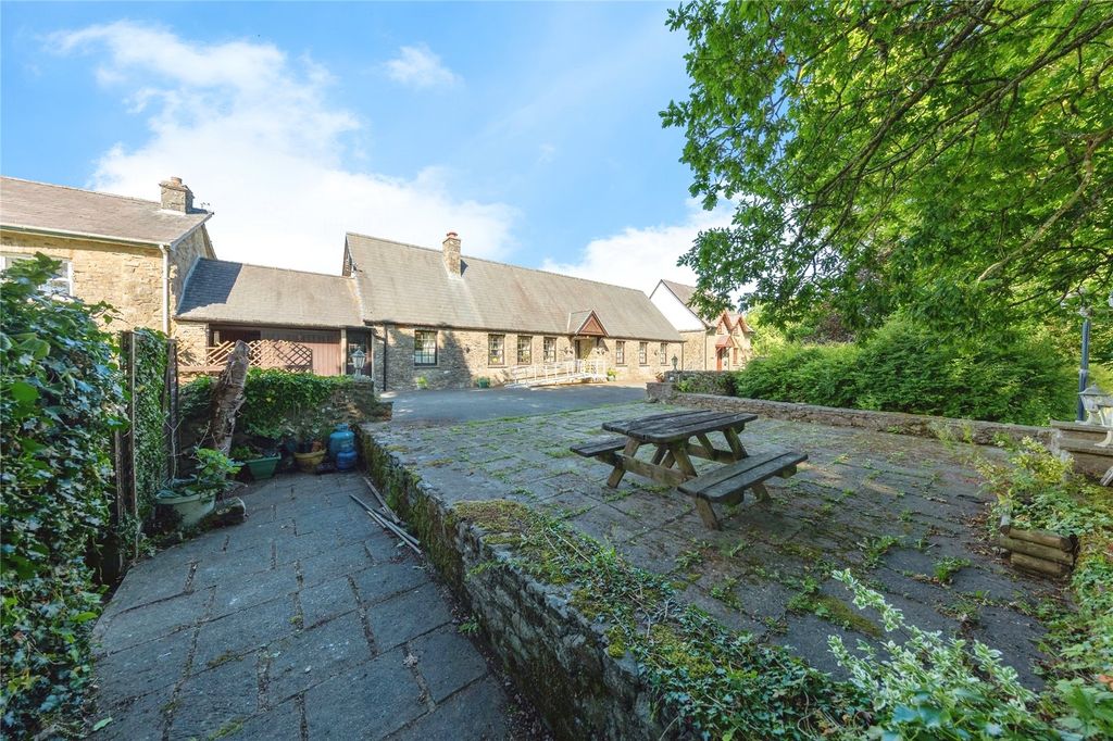 Property photo 1 of 46 Picture No. 38