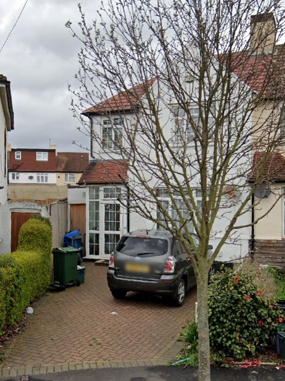 Property photo 1 of 4 External