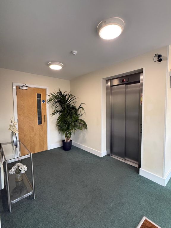 Property photo 3 of 14 3F42Dfa4-3609-49d2-A49A-c2864E72Ac9F