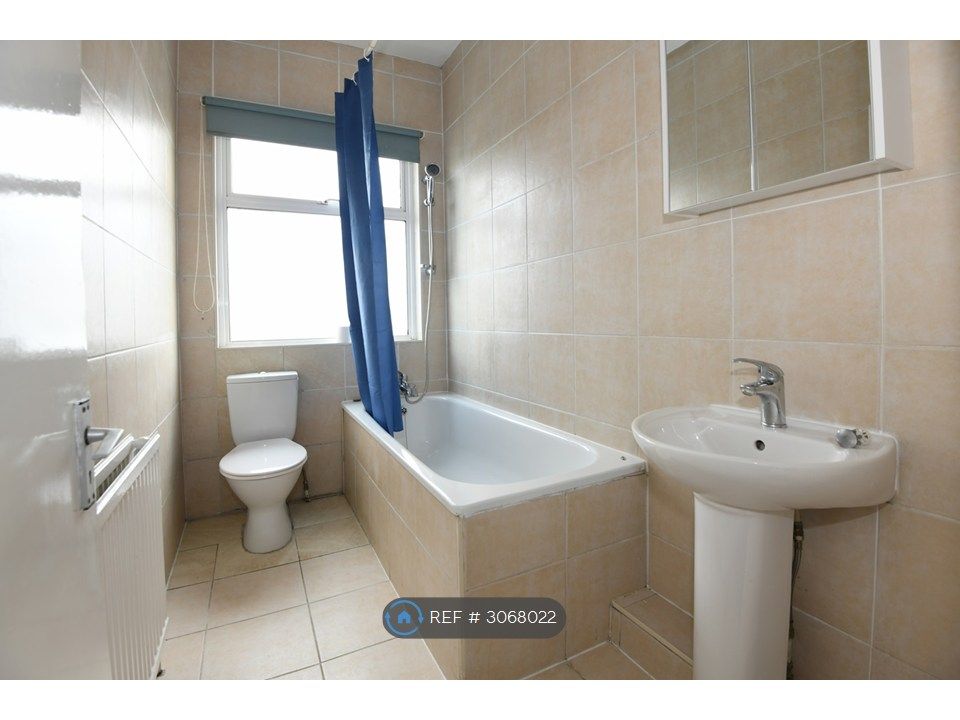 Property photo 3 of 21 Bathroom