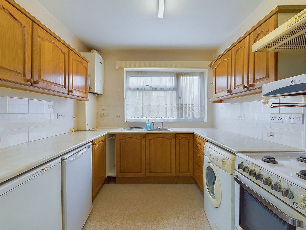 Property photo 3 of 12