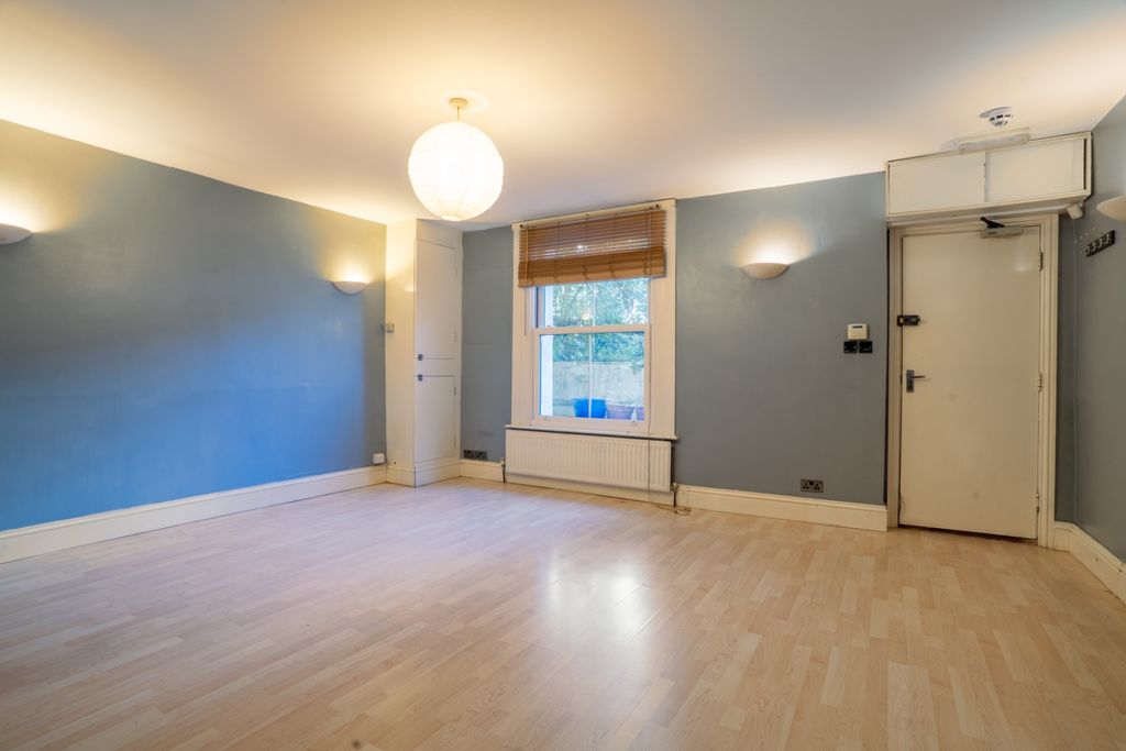 Property photo 2 of 13 4267194